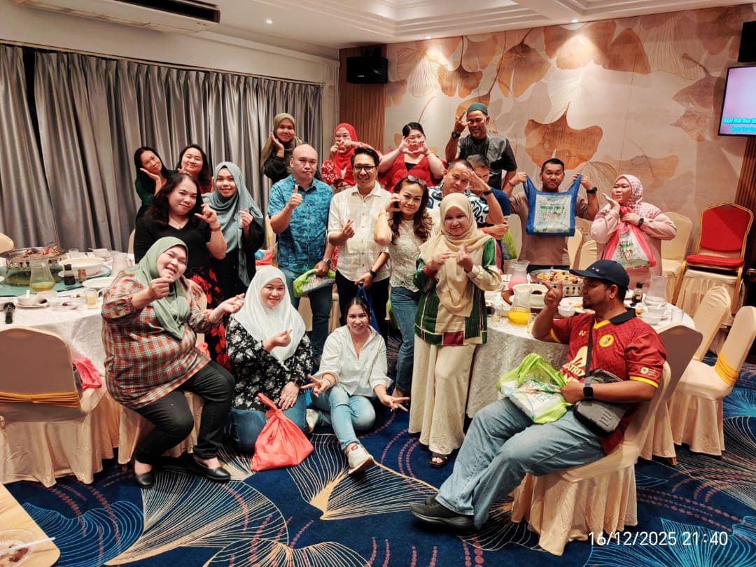 MAKAN MALAM HUJUNG TAHUN KESAN 2025 1