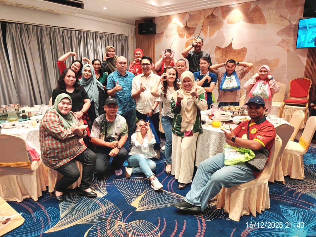 MAKAN MALAM HUJUNG TAHUN KESAN 2025 2